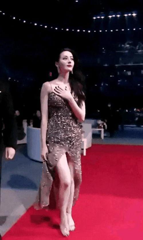 娱乐吃瓜美女走红毯,娱乐吃瓜美女惊艳亮相，人气飙升  第3张